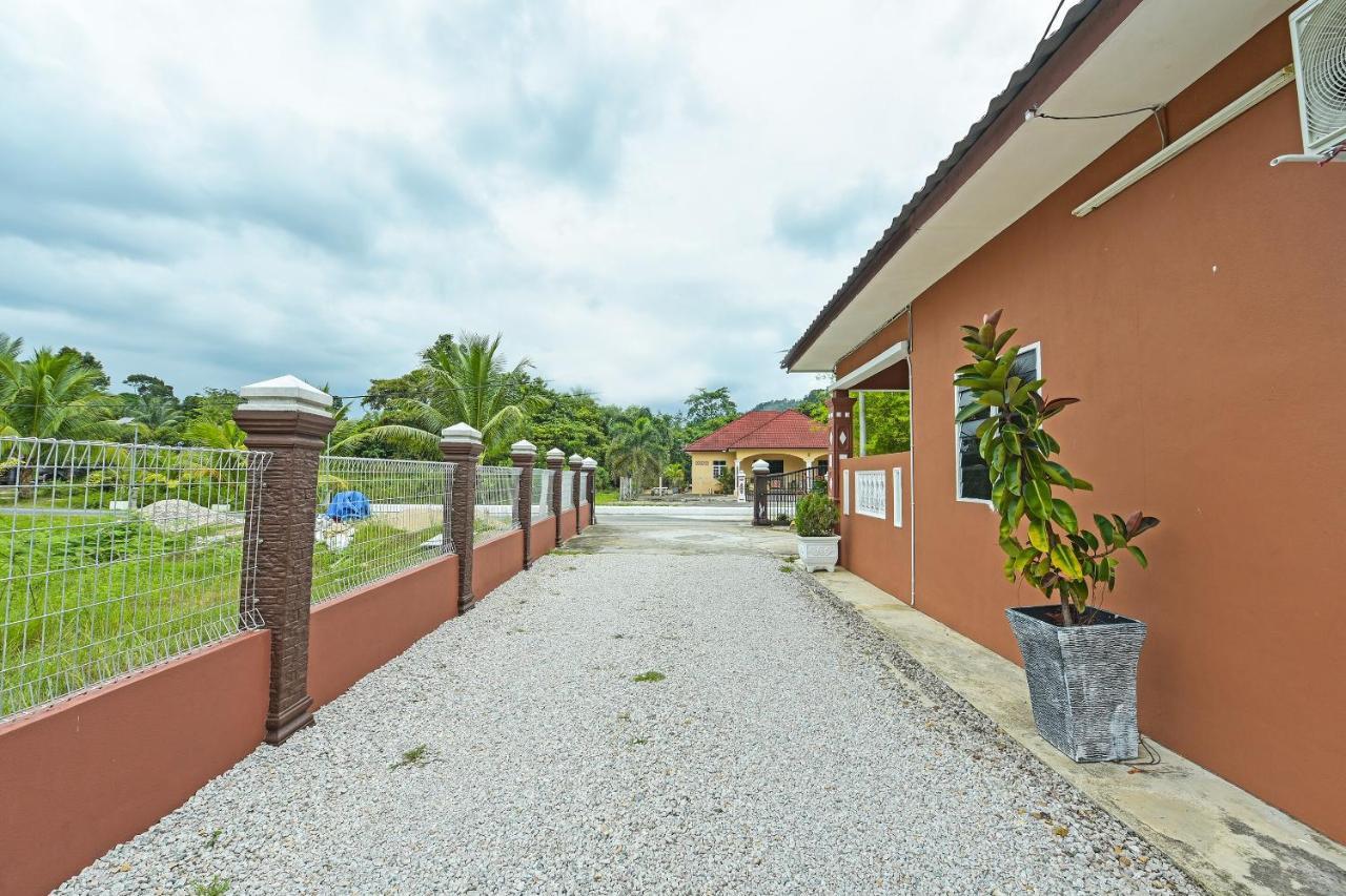 Oyo 90642 Twin Mutiara Chalet & Homestay Jeli Zewnętrze zdjęcie