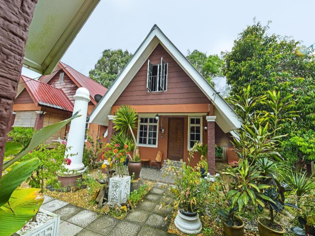 Oyo 90642 Twin Mutiara Chalet & Homestay Jeli Zewnętrze zdjęcie