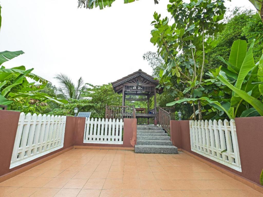 Oyo 90642 Twin Mutiara Chalet & Homestay Jeli Zewnętrze zdjęcie