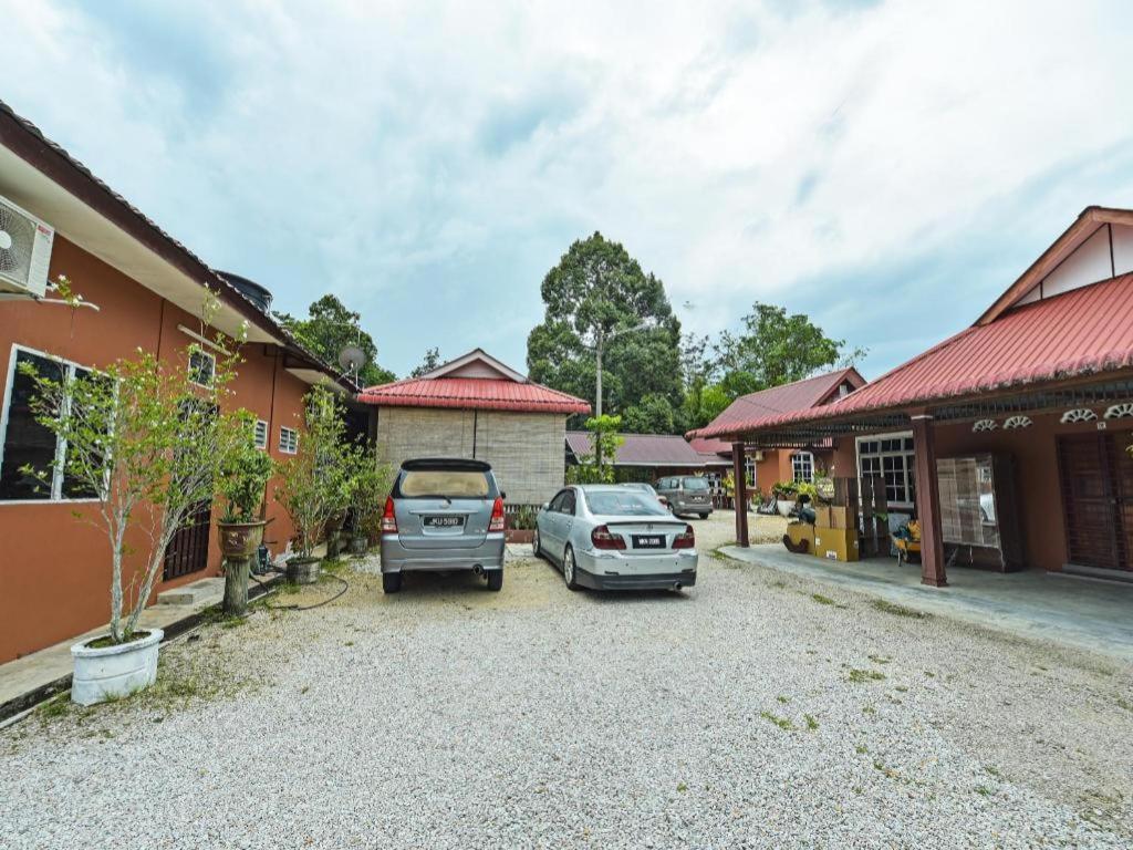 Oyo 90642 Twin Mutiara Chalet & Homestay Jeli Zewnętrze zdjęcie