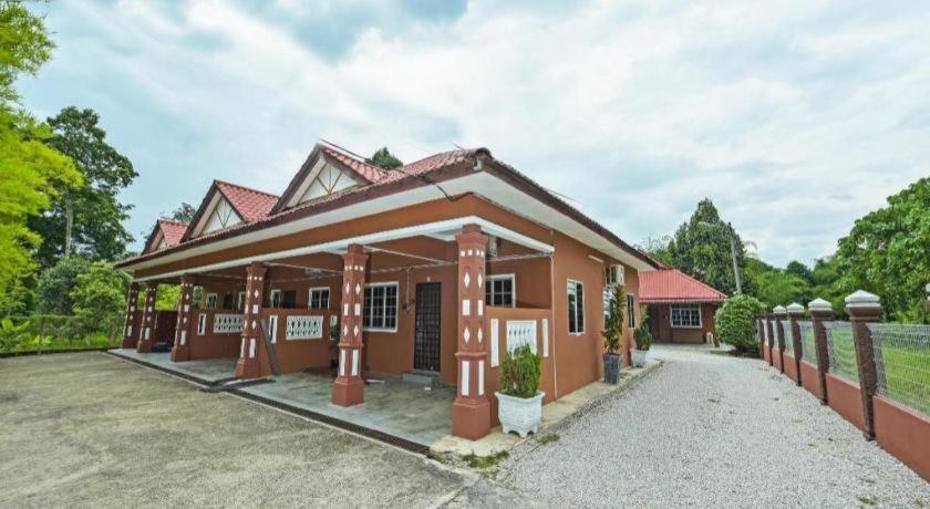 Oyo 90642 Twin Mutiara Chalet & Homestay Jeli Zewnętrze zdjęcie