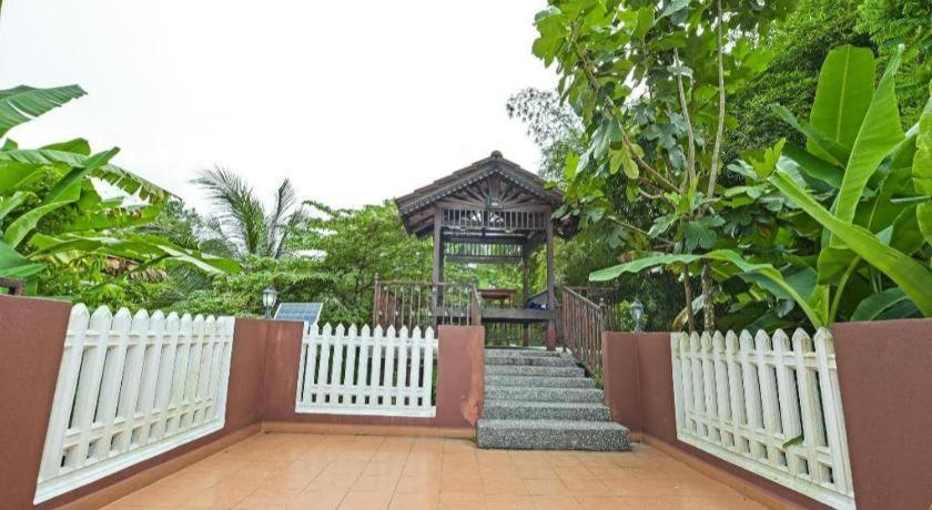 Oyo 90642 Twin Mutiara Chalet & Homestay Jeli Zewnętrze zdjęcie