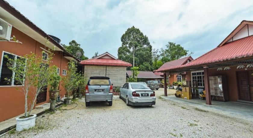 Oyo 90642 Twin Mutiara Chalet & Homestay Jeli Zewnętrze zdjęcie