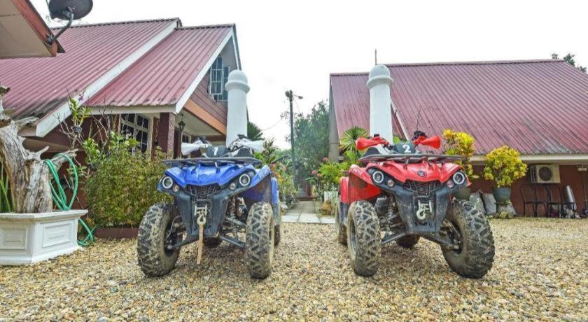 Oyo 90642 Twin Mutiara Chalet & Homestay Jeli Zewnętrze zdjęcie